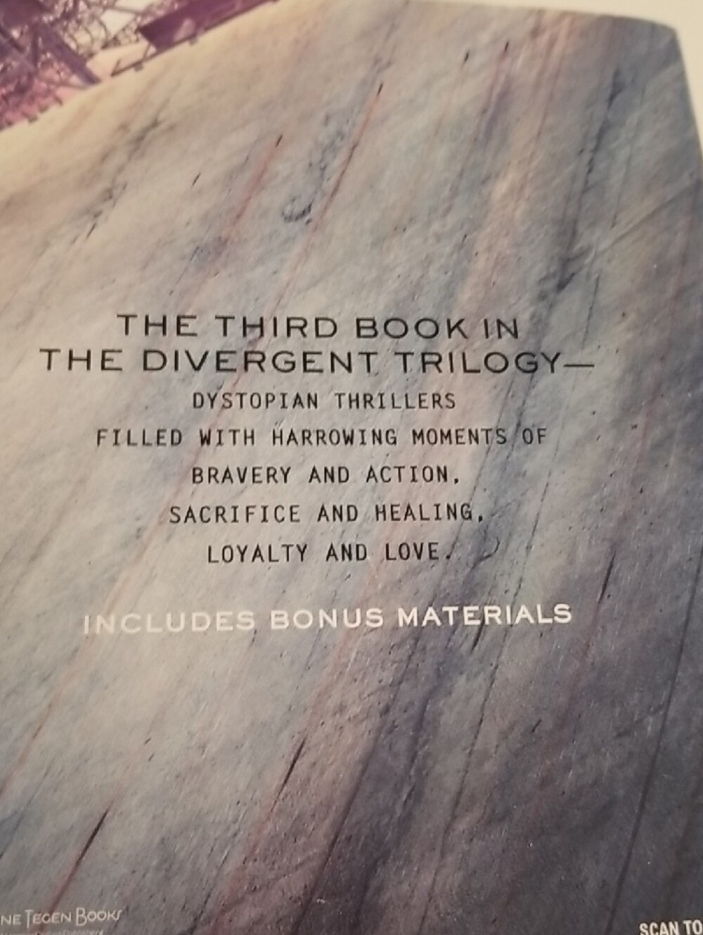 Allegiant by Veronica Roth - Picture 8 of 9